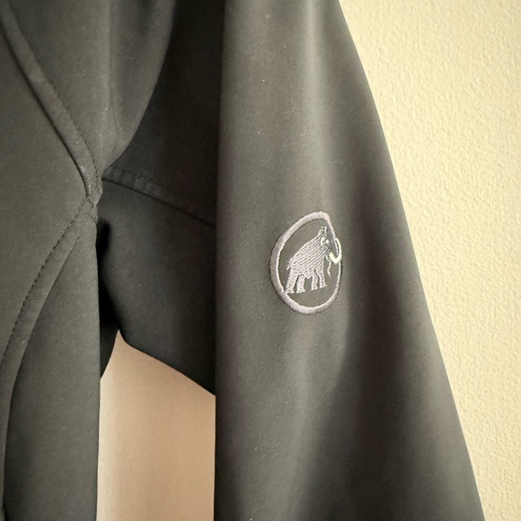 Mammut Black Hooded Softshell Jacket - Picture 4 of 7